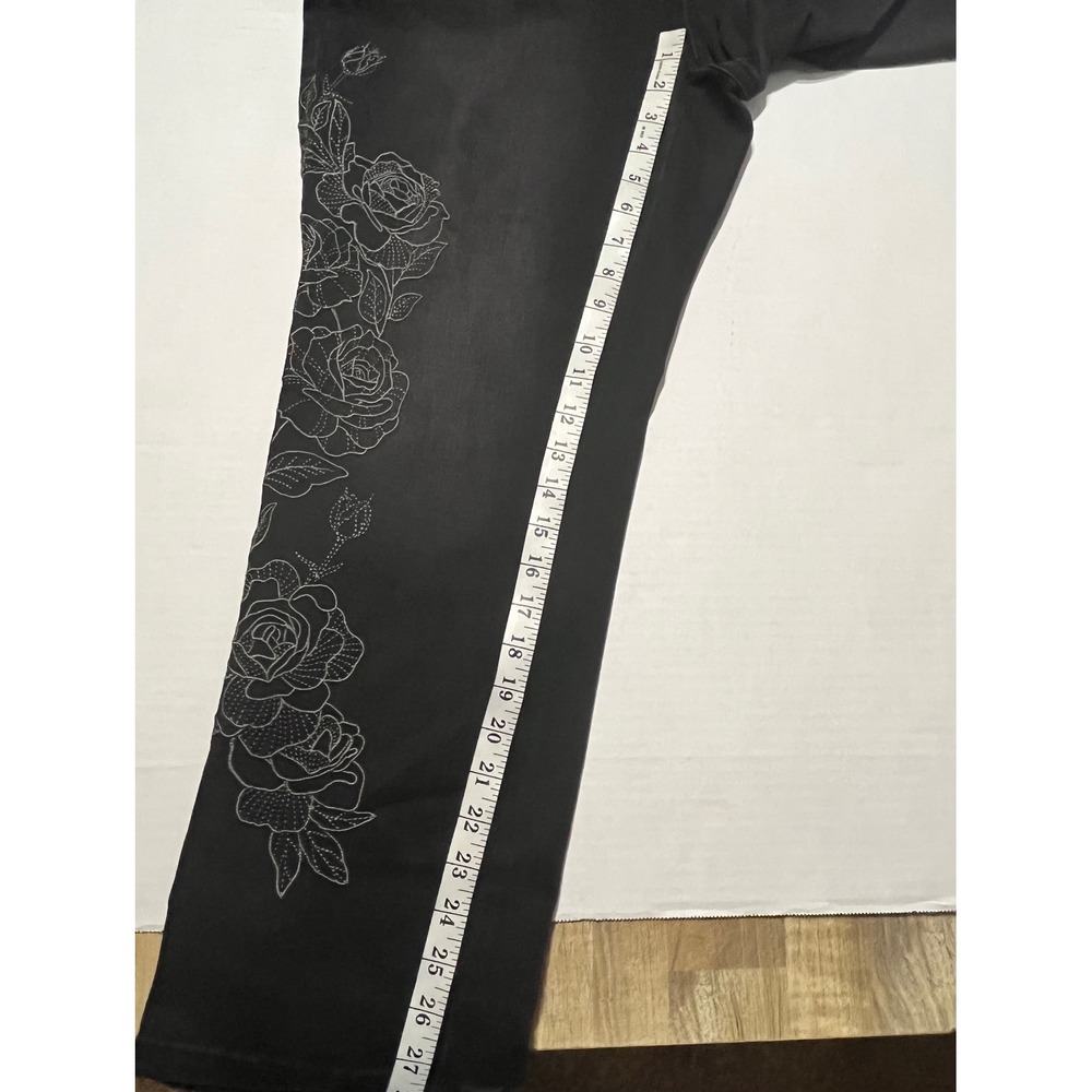 DG2 Diane Gilman Black Rose Embroidered Classic Stretch 16PW Floral Denim Jeans - Picture 3 of 9